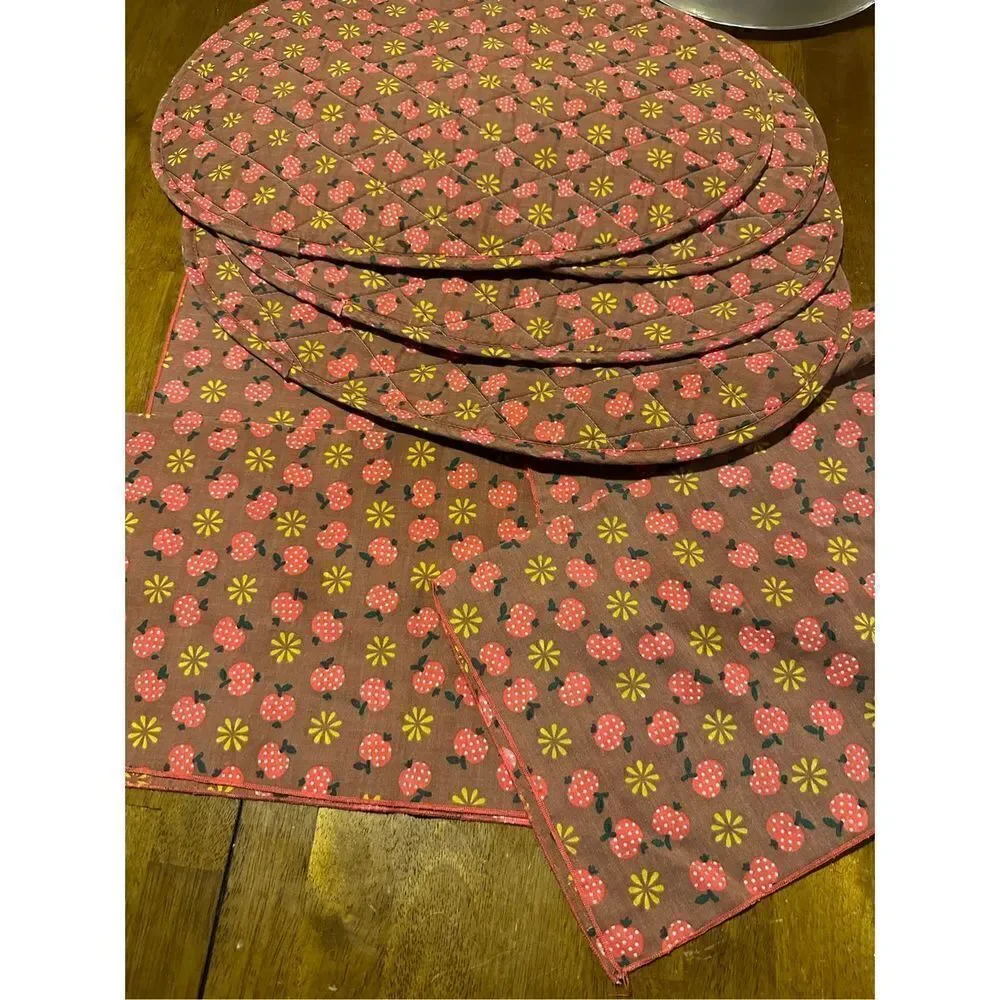 Vintage Set of 4 Oval Cotton Apple Pattern Placemats & Napkins Boho Table Decor